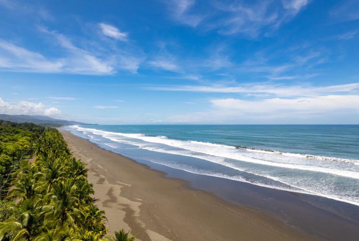 Developer’s dream - Land for hotel and master planned community - 950 acres