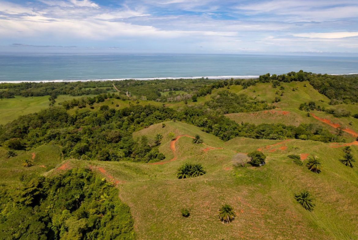 Developer’s dream - Land for hotel and master planned community - 950 acres