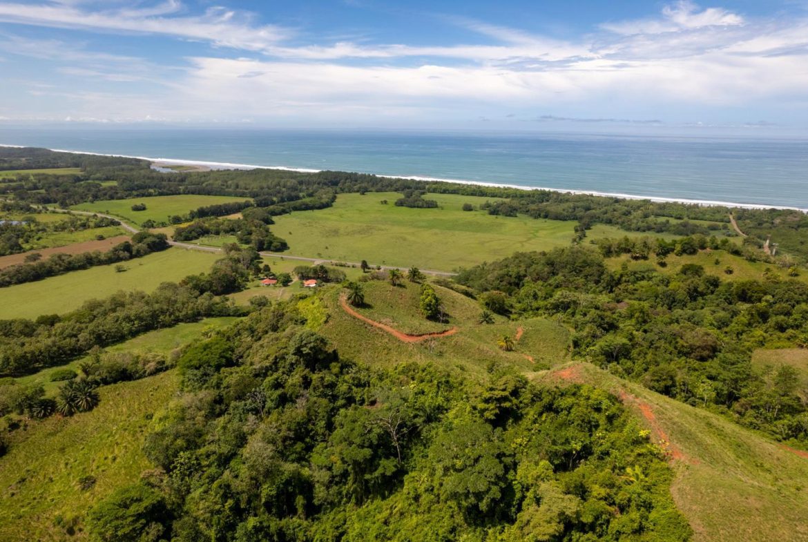 Developer’s dream - Land for hotel and master planned community - 950 acres