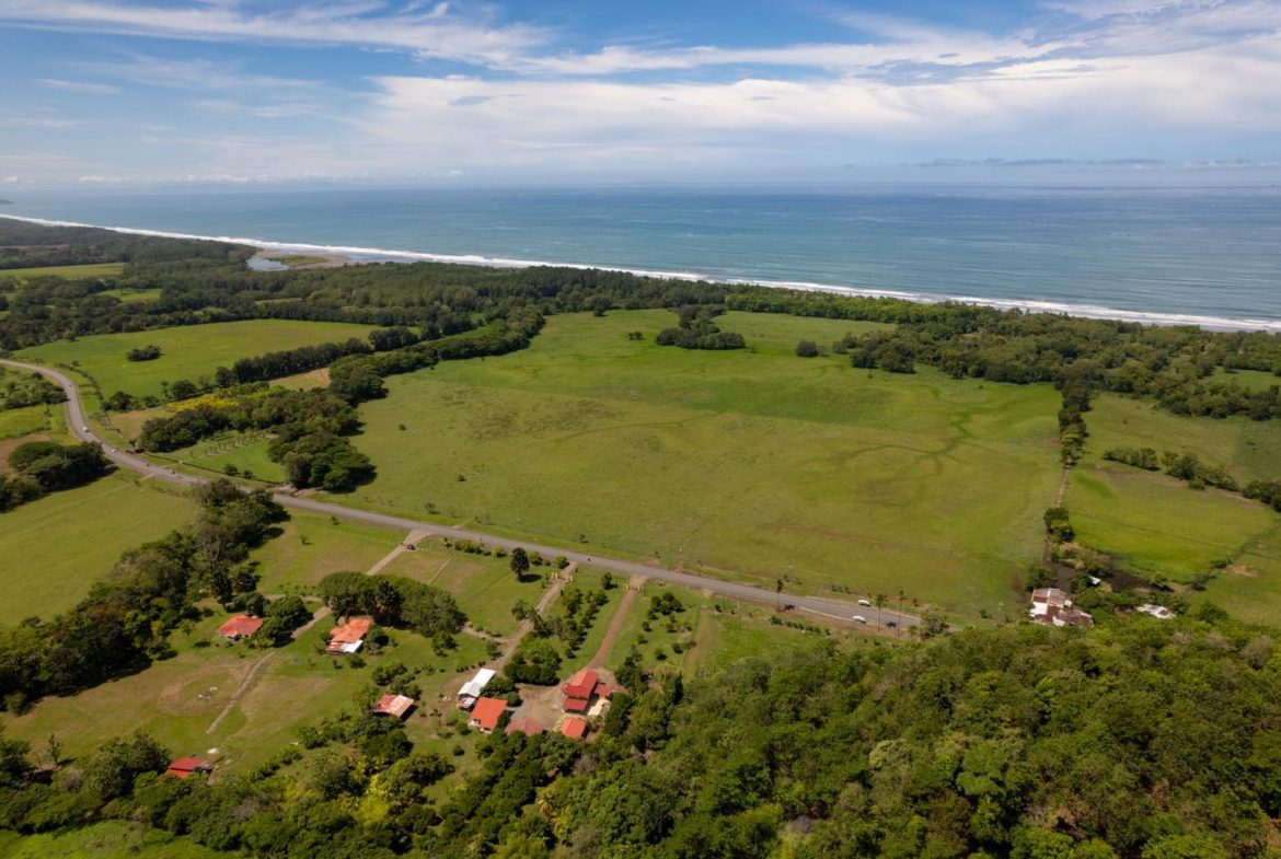 Developer’s dream - Land for hotel and master planned community - 950 acres
