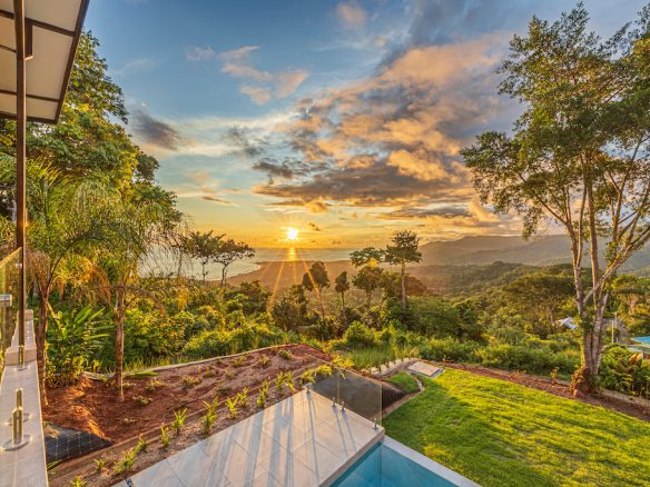 PANORAMIC WHALE’S TAIL VIEW HOUSE & GUEST HOUSE WITH POOL AND RIVER FRONTAGE – 4.9 ACRES, Uvita, Costa Rica — photo 7