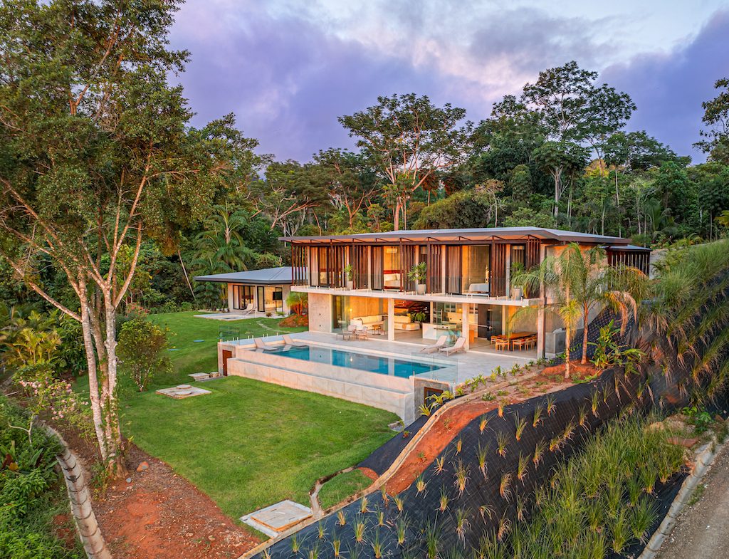 PANORAMIC WHALE’S TAIL VIEW HOUSE & GUEST HOUSE WITH POOL AND RIVER FRONTAGE – 4.9 ACRES, Uvita, Costa Rica — photo 6