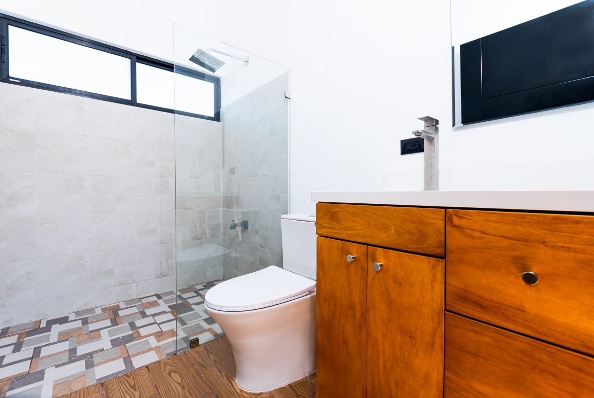 3 BEDROOMS 2.5 BATHROOM BEACH HOUSE