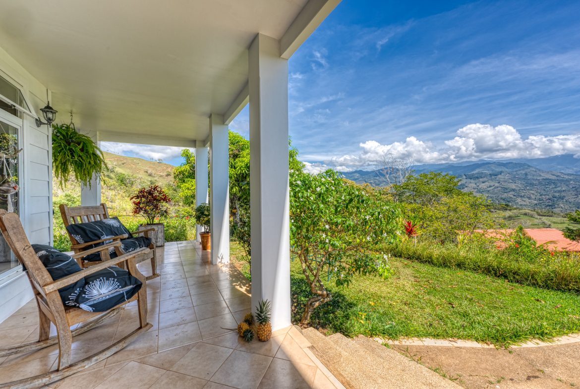 CUSTOM-BUILT MOUNTAIN OASIS WITH STUNNING VIEWS AND HIGH-END FEATURES – 15.6 ACRES
