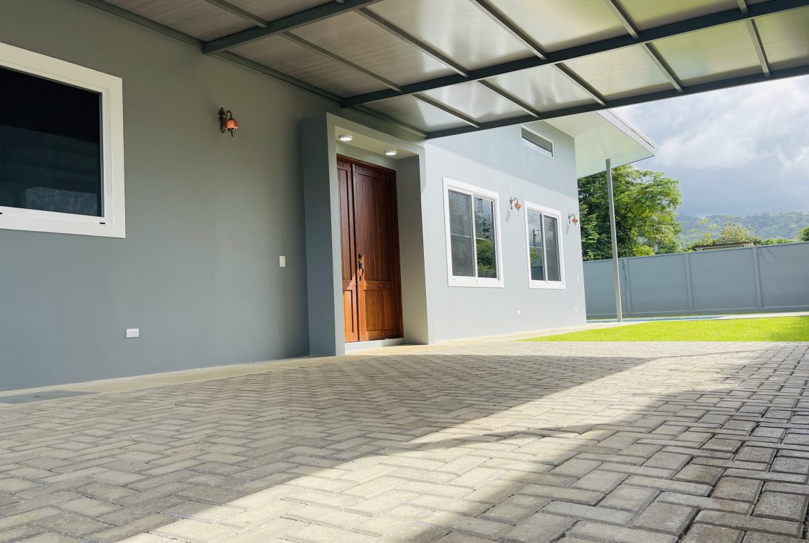 THE SUN GARDEN 3-BED 3-BATH HOME IN UVITA – 0.10 ACRES
