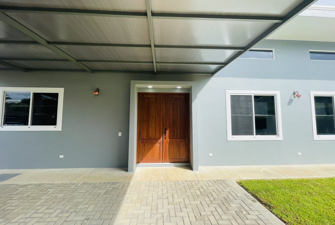 THE SUN GARDEN 3-BED 3-BATH HOME IN UVITA – 0.10 ACRES