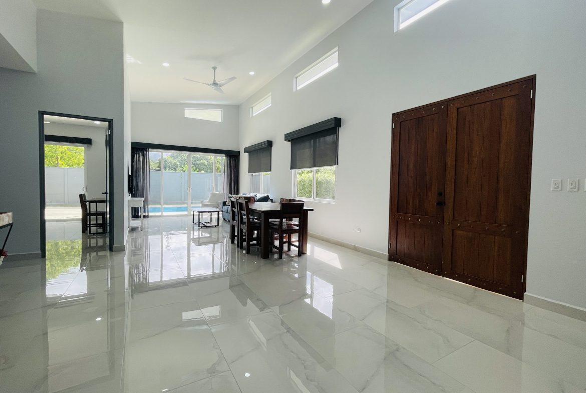 THE SUN GARDEN 3-BED 3-BATH HOME IN UVITA – 0.10 ACRES