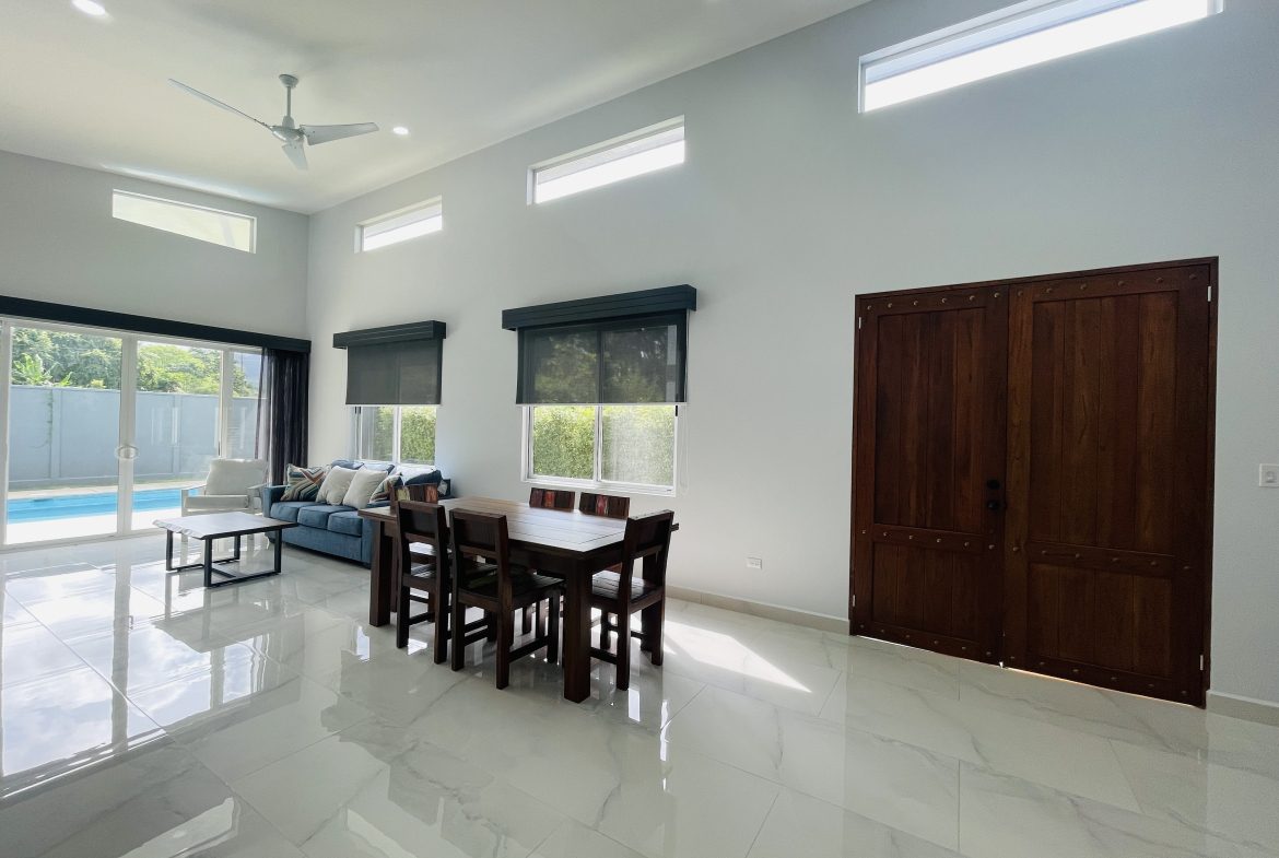 THE SUN GARDEN 3-BED 3-BATH HOME IN UVITA – 0.10 ACRES