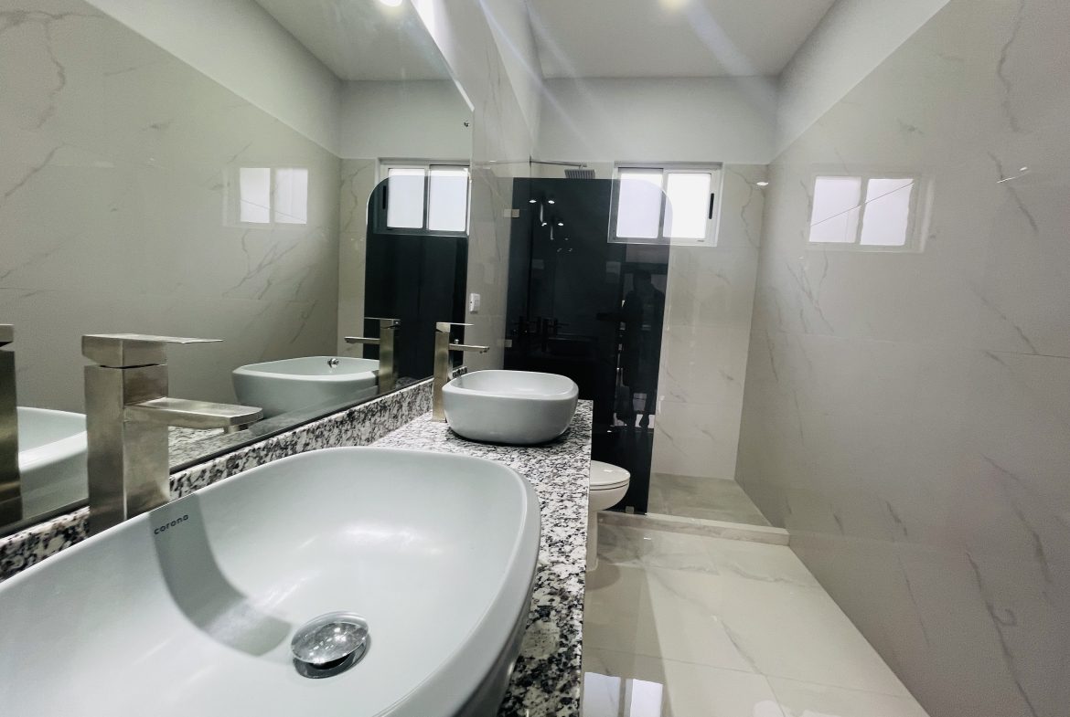 THE SUN GARDEN 3-BED 3-BATH HOME IN UVITA – 0.10 ACRES