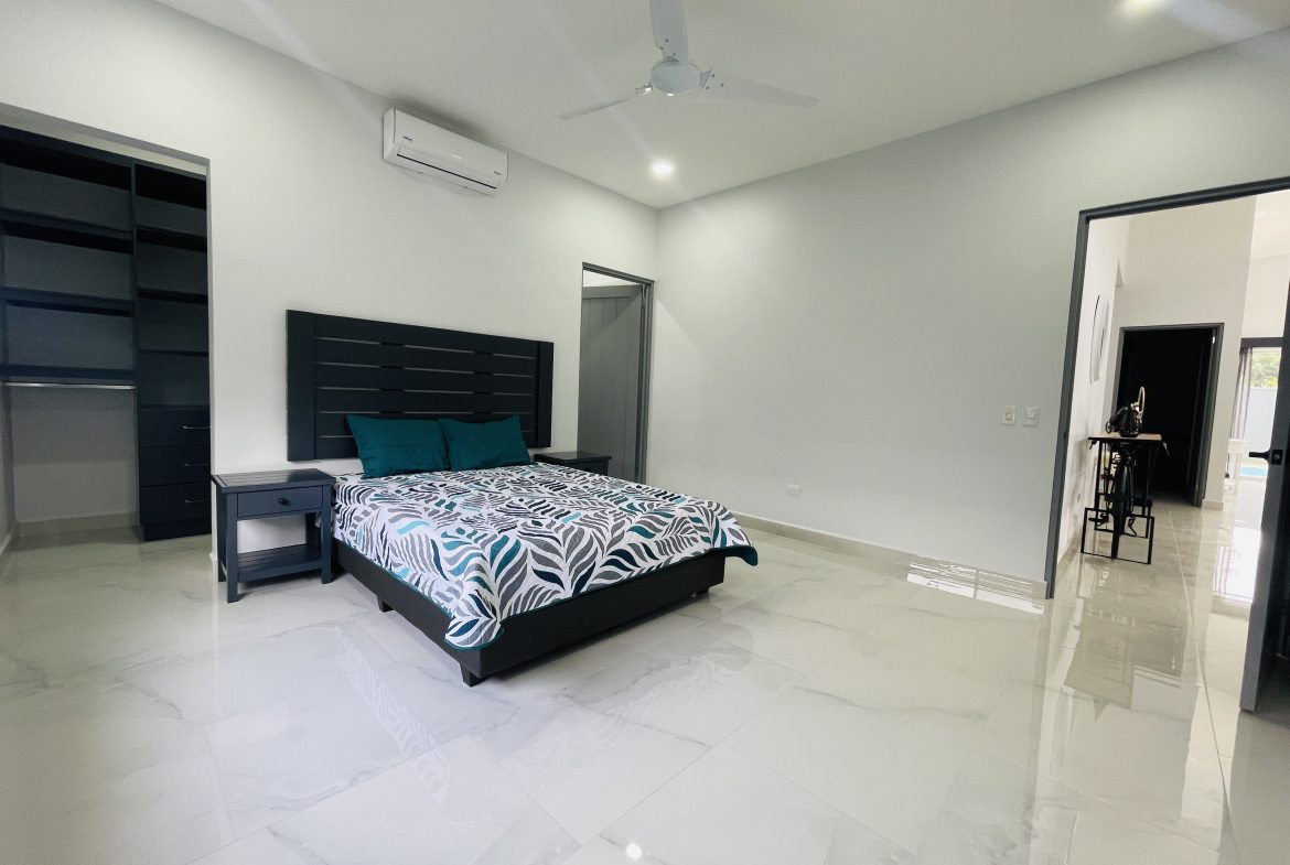 THE SUN GARDEN 3-BED 3-BATH HOME IN UVITA – 0.10 ACRES