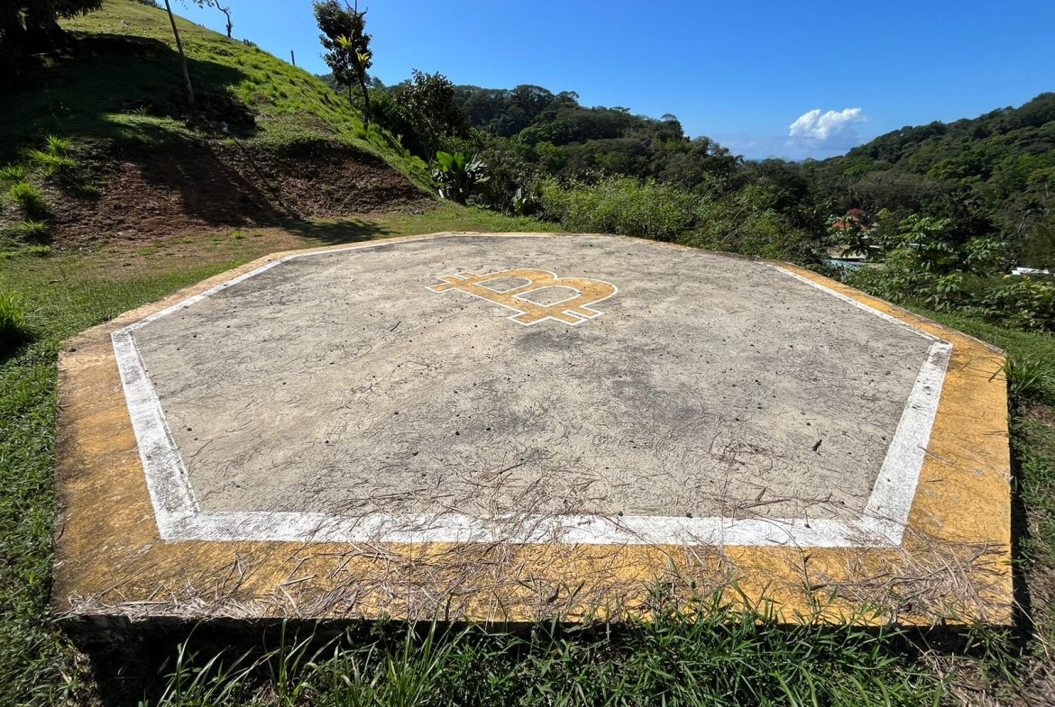 LOT READY TO BUILD WITH OCEAN VIEW AND MINUTES TO DOMINICAL – 1.5 ACRES