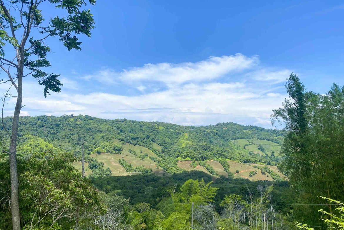 OCEAN AND MOUNTAIN VIEW PEACEFUL LOT – 5.6 ACRES