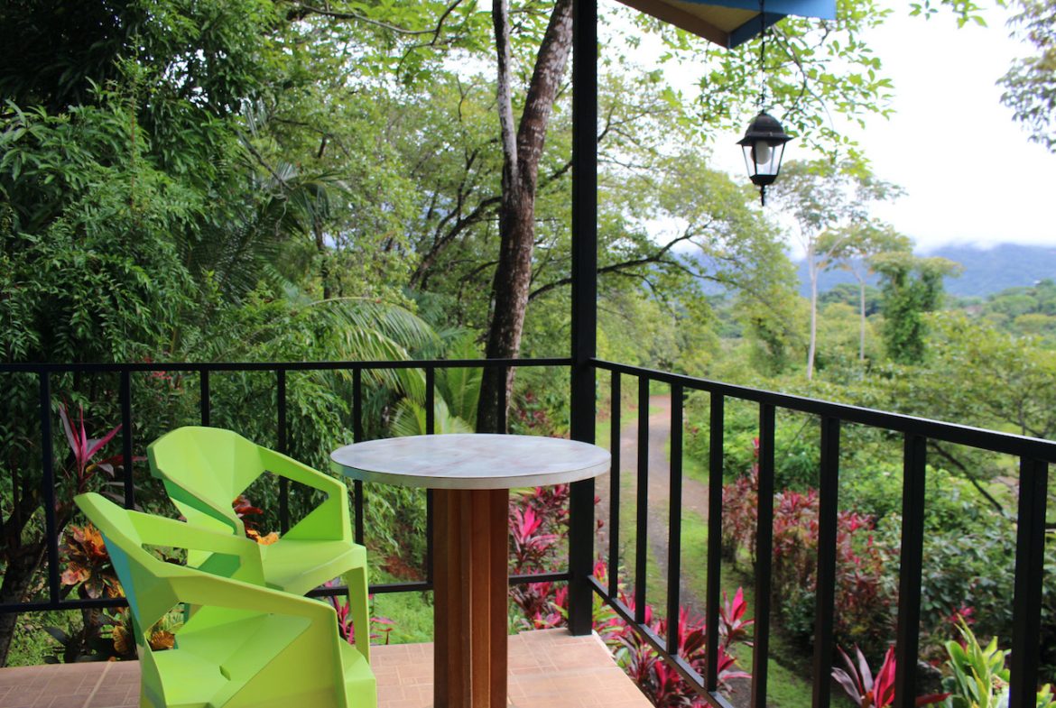 HOUSE AND CABINS WITH AMAZING OCEAN VIEWS – 1.75 ACRES