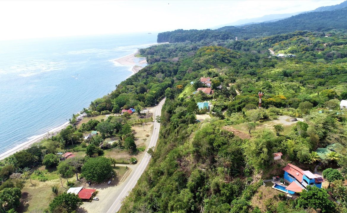 HOUSE AND CABINS WITH AMAZING OCEAN VIEWS – 1.75 ACRES