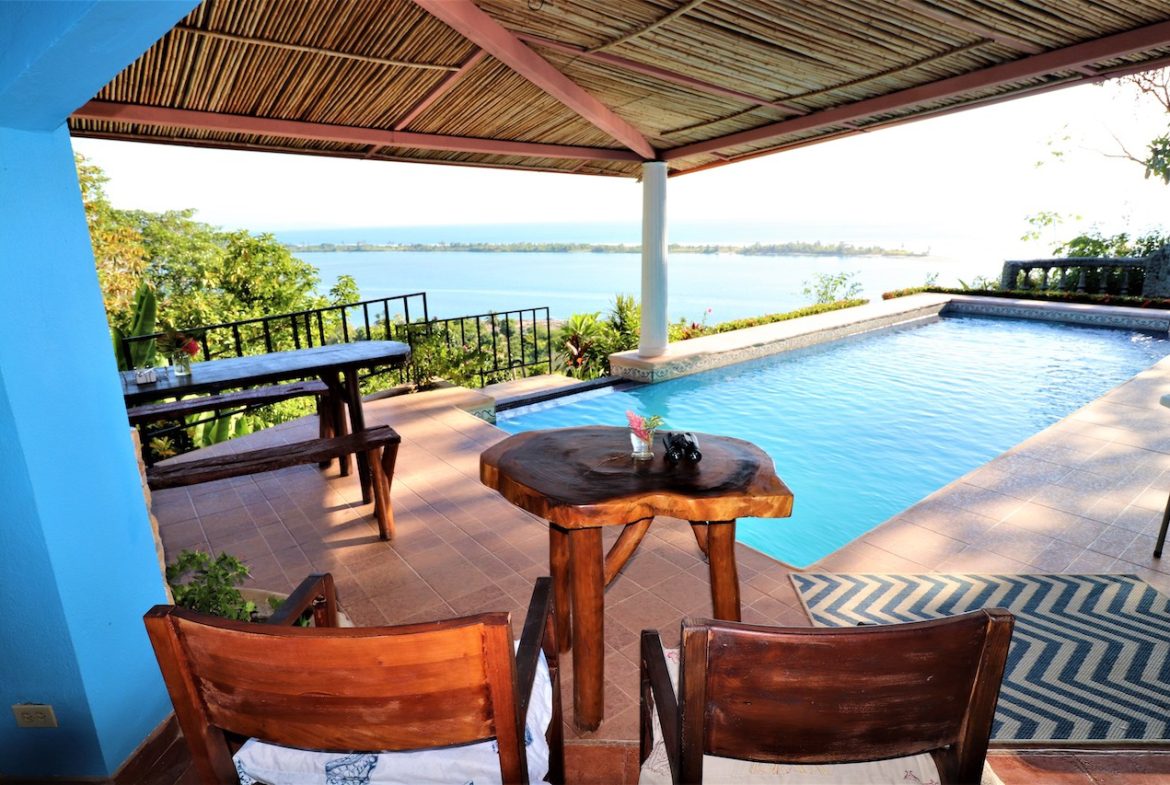 HOUSE AND CABINS WITH AMAZING OCEAN VIEWS – 1.75 ACRES