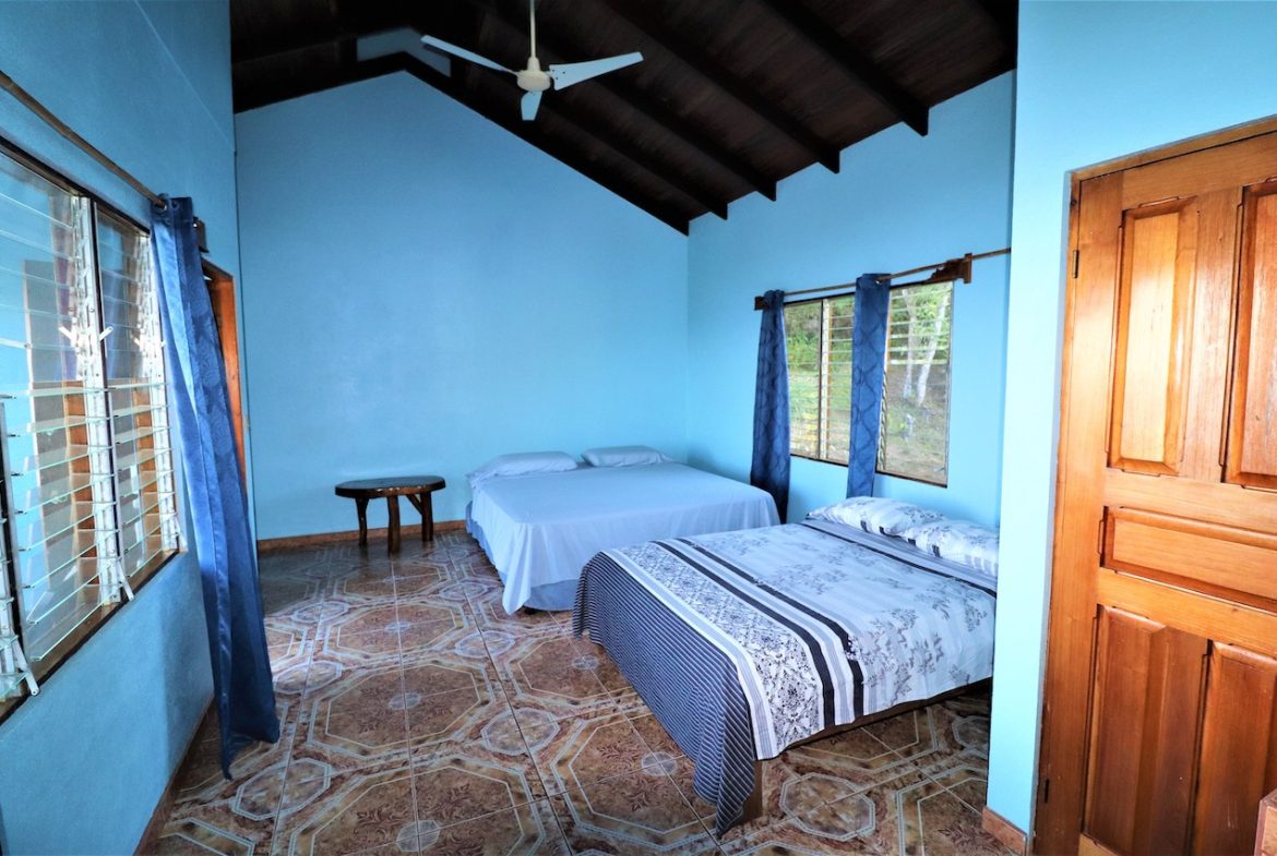 HOUSE AND CABINS WITH AMAZING OCEAN VIEWS – 1.75 ACRES