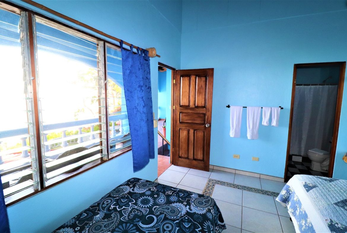 HOUSE AND CABINS WITH AMAZING OCEAN VIEWS – 1.75 ACRES