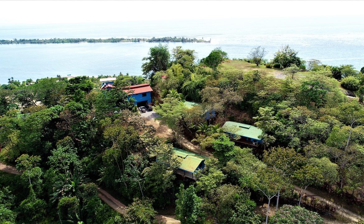 HOUSE AND CABINS WITH AMAZING OCEAN VIEWS – 1.75 ACRES