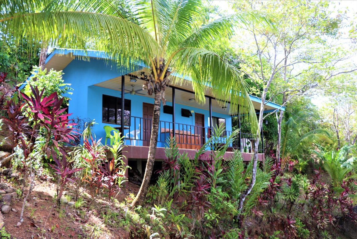 HOUSE AND CABINS WITH AMAZING OCEAN VIEWS – 1.75 ACRES