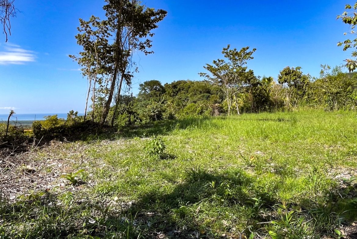 EXCEPTIONAL BUILDING OPPORTUNITY WITH BREATHTAKING VIEWS IN TRES RIOS, COSTA AZUL – 1.6 ACRES