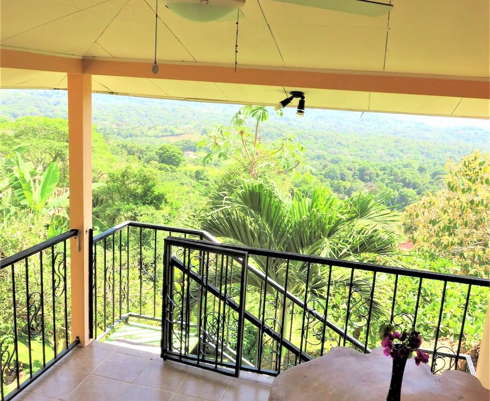 2 BEDROOM HOUSE WITH AMAZING OCEAN VIEWS – 1.02 ACRES