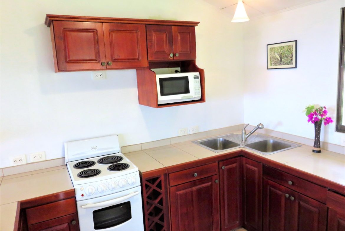 2 BEDROOM HOUSE WITH AMAZING OCEAN VIEWS – 1.02 ACRES