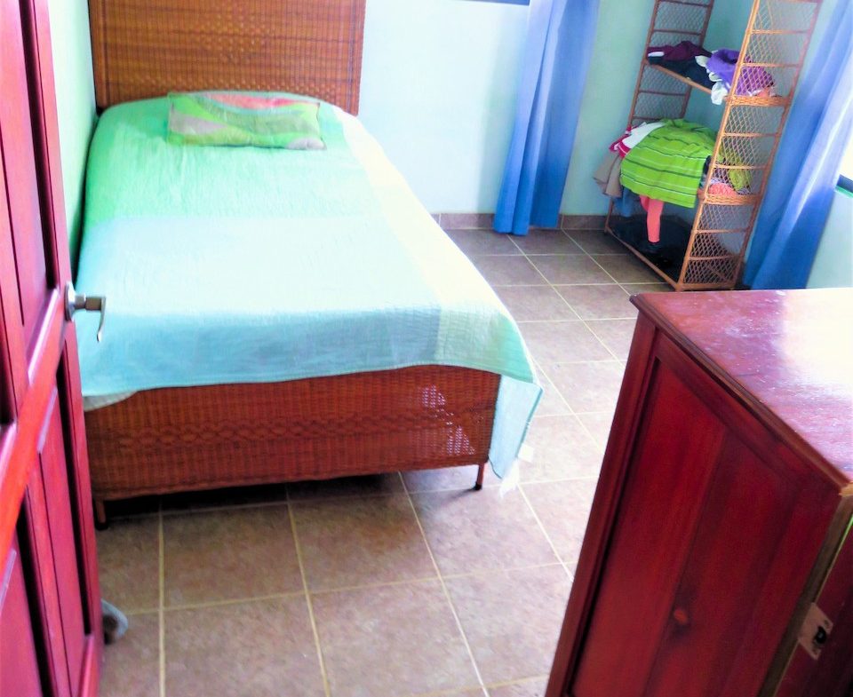 2 BEDROOM HOUSE WITH AMAZING OCEAN VIEWS – 1.02 ACRES