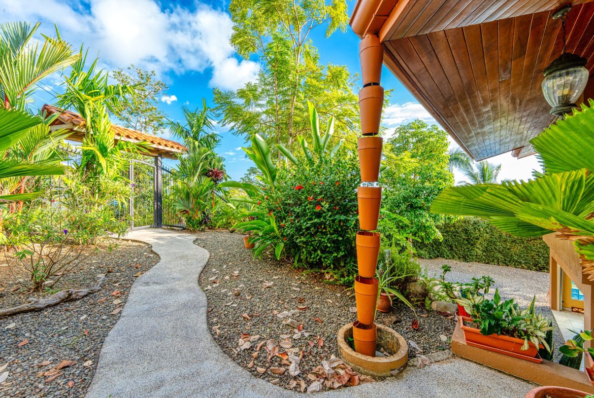 Ocean View 3 Bedroom and 2.5 Bath Home in Sought After Escaleras, Dominical, Uvita, Costa Rica — photo 8