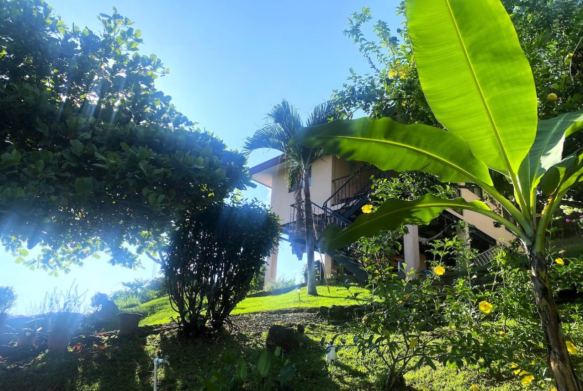 2 BEDROOM HOUSE WITH AMAZING OCEAN VIEWS – 1.02 ACRES