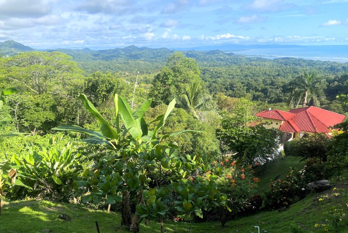 2 BEDROOM HOUSE WITH AMAZING OCEAN VIEWS – 1.02 ACRES