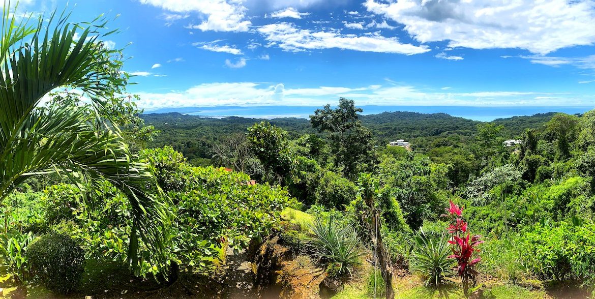 2 BEDROOM HOUSE WITH AMAZING OCEAN VIEWS – 1.02 ACRES