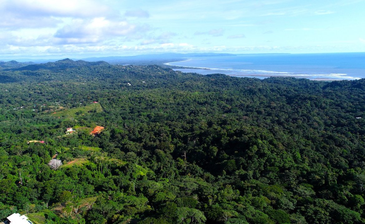 2 BEDROOM HOUSE WITH AMAZING OCEAN VIEWS – 1.02 ACRES