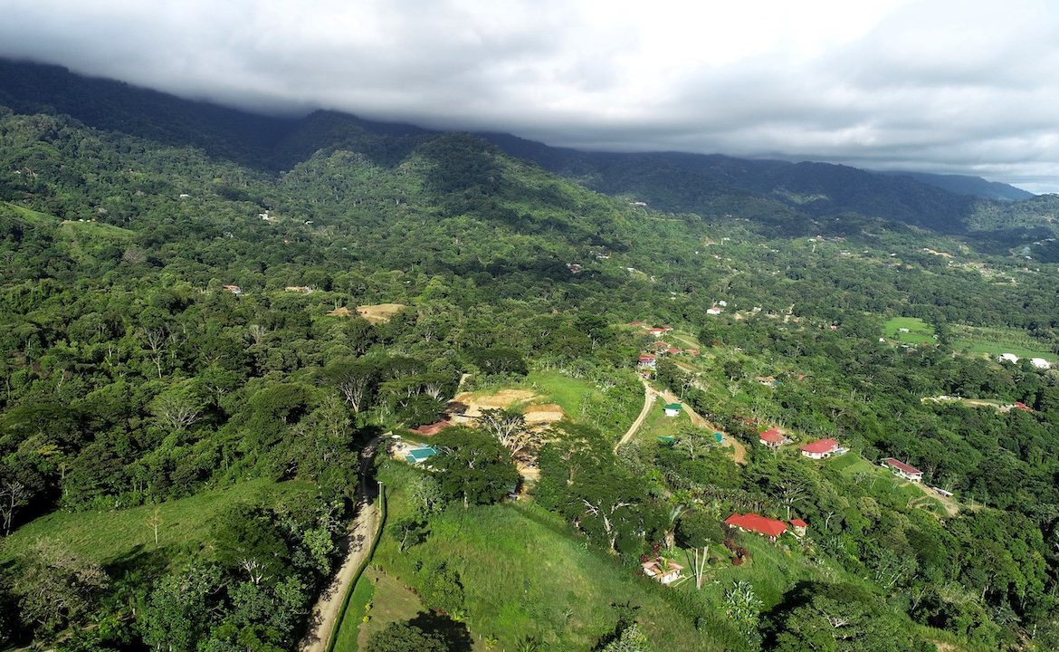 2 BEDROOM HOUSE WITH AMAZING OCEAN VIEWS – 1.02 ACRES