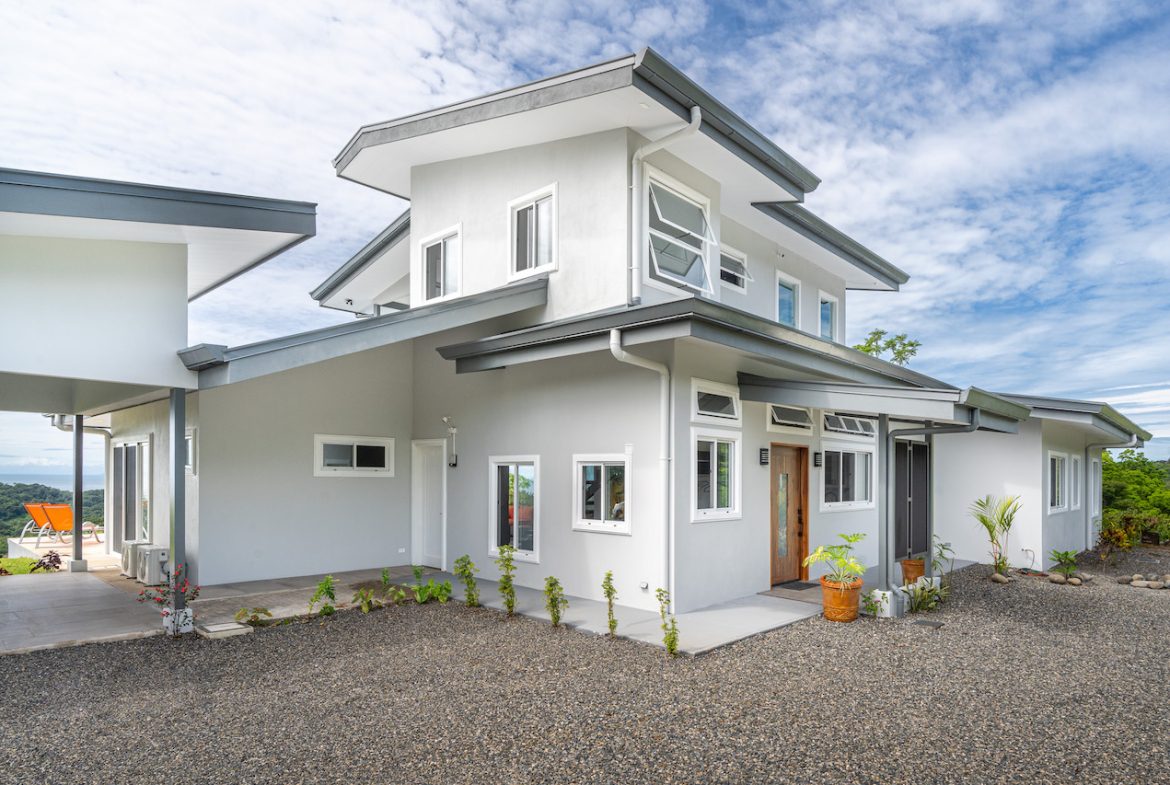 LUXURY OCEAN VIEW HOME WITH LOTS OF FRUIT TREES – 3 ACRES