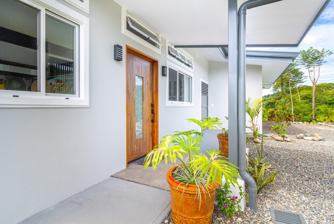 LUXURY OCEAN VIEW HOME WITH LOTS OF FRUIT TREES – 3 ACRES
