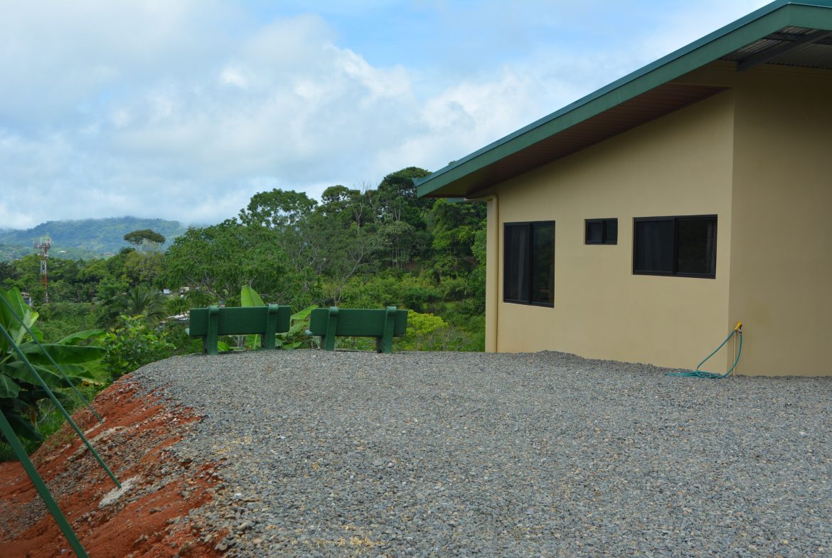 SERENE RETREAT WITH MODERN COMFORTS: SPACIOUS 3-BEDROOM HOME MINUTES FROM BEACH & CITY – 0.12 ACRES