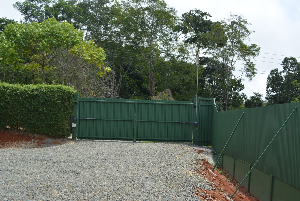 SERENE RETREAT WITH MODERN COMFORTS: SPACIOUS 3-BEDROOM HOME MINUTES FROM BEACH & CITY – 0.12 ACRES