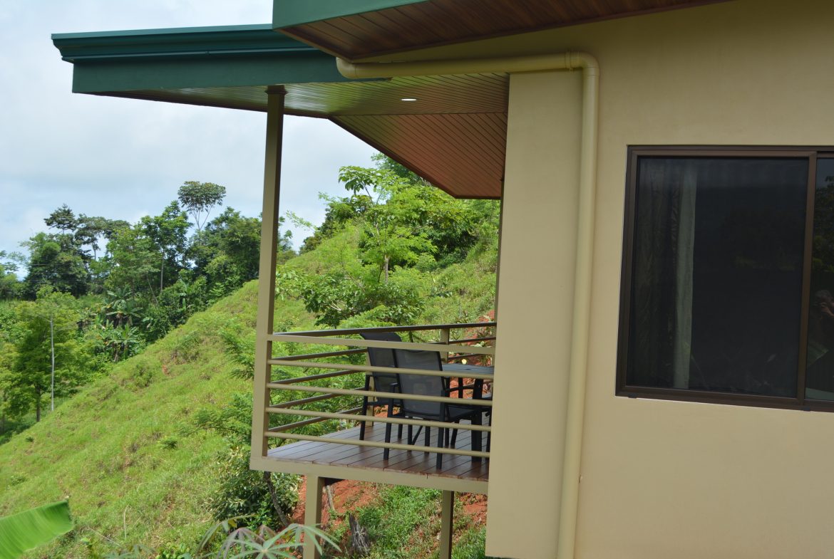 SERENE RETREAT WITH MODERN COMFORTS: SPACIOUS 3-BEDROOM HOME MINUTES FROM BEACH & CITY – 0.12 ACRES