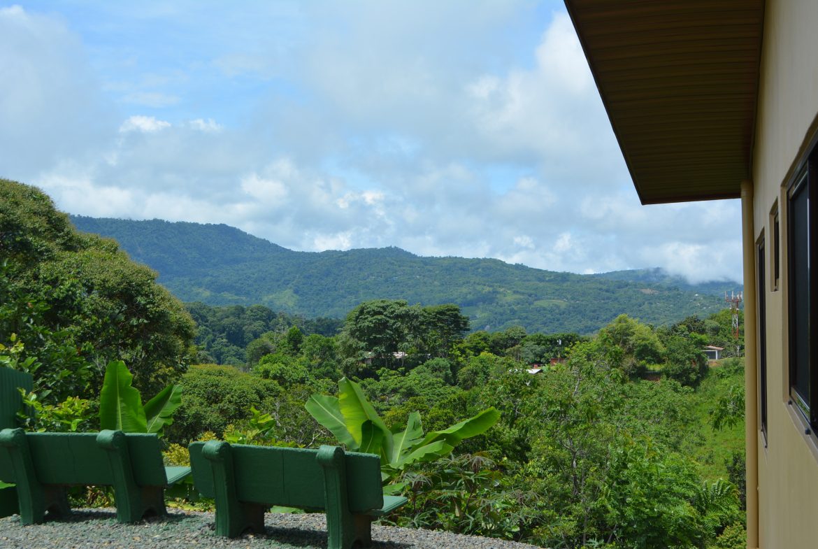 SERENE RETREAT WITH MODERN COMFORTS: SPACIOUS 3-BEDROOM HOME MINUTES FROM BEACH & CITY – 0.12 ACRES