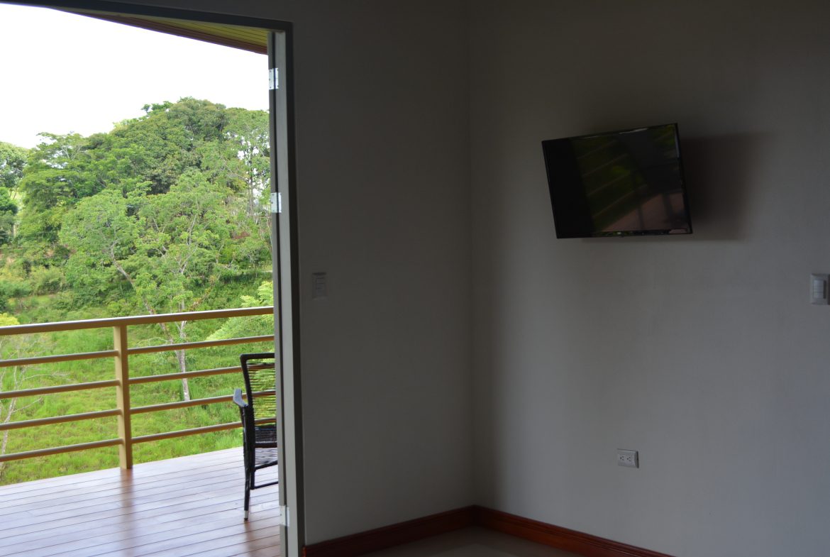 SERENE RETREAT WITH MODERN COMFORTS: SPACIOUS 3-BEDROOM HOME MINUTES FROM BEACH & CITY – 0.12 ACRES