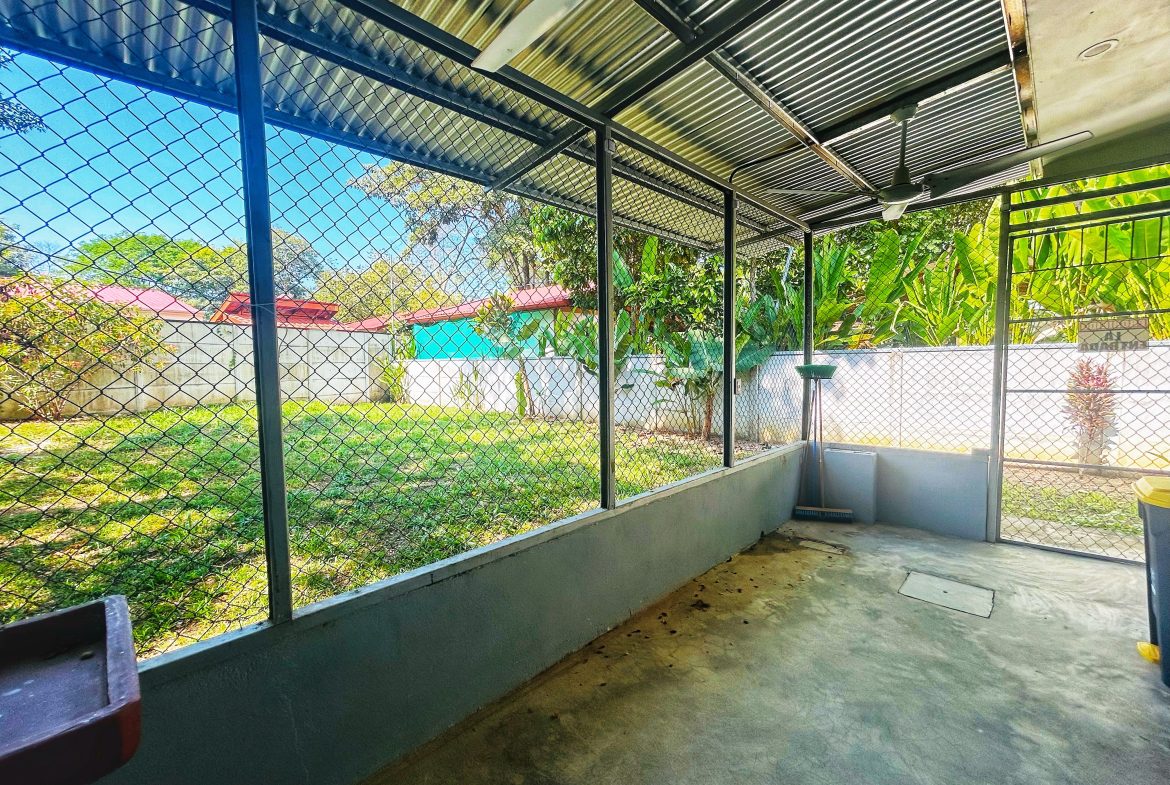 NEWLY RENOVATED 2 BED-HOME WITH PRIME LOCATION – 0.08 ACRES