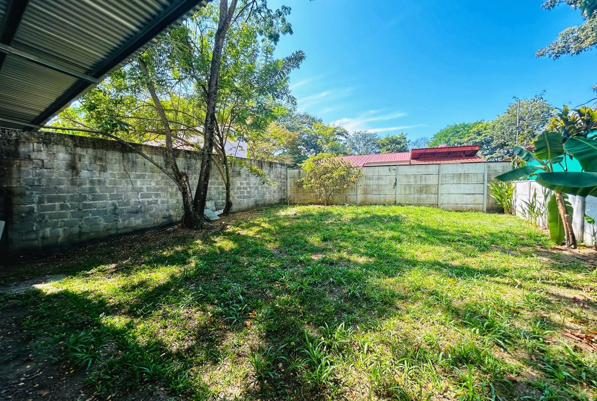 NEWLY RENOVATED 2 BED-HOME WITH PRIME LOCATION – 0.08 ACRES