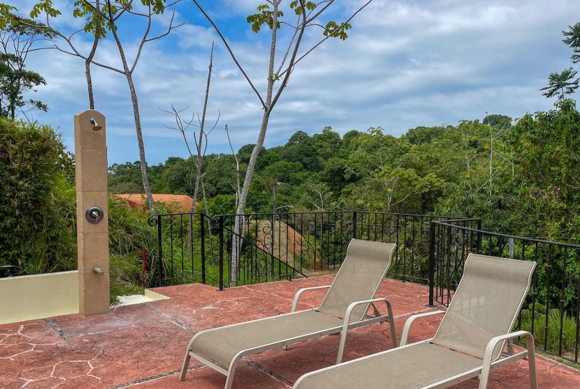 SOLID CONSTRUCTION HOME WITH BEAUFITUL JUNGLE VIEWS IN OJOCHAL – 0.36 ACRES, Uvita, Costa Rica — photo 7