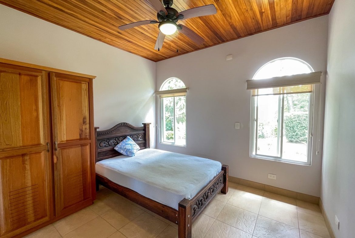 SOLID CONSTRUCTION HOME WITH BEAUFITUL JUNGLE VIEWS IN OJOCHAL – 0.36 ACRES