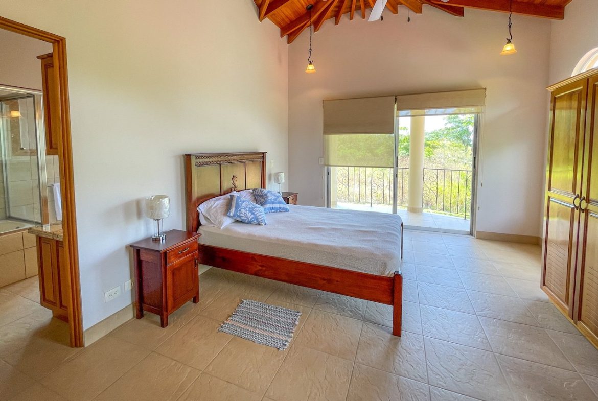 SOLID CONSTRUCTION HOME WITH BEAUFITUL JUNGLE VIEWS IN OJOCHAL – 0.36 ACRES