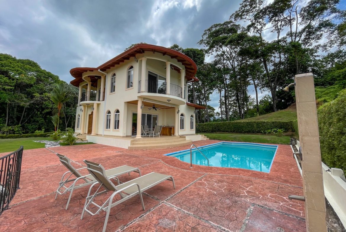 SOLID CONSTRUCTION HOME WITH BEAUFITUL JUNGLE VIEWS IN OJOCHAL – 0.36 ACRES, Uvita, Costa Rica — photo 3