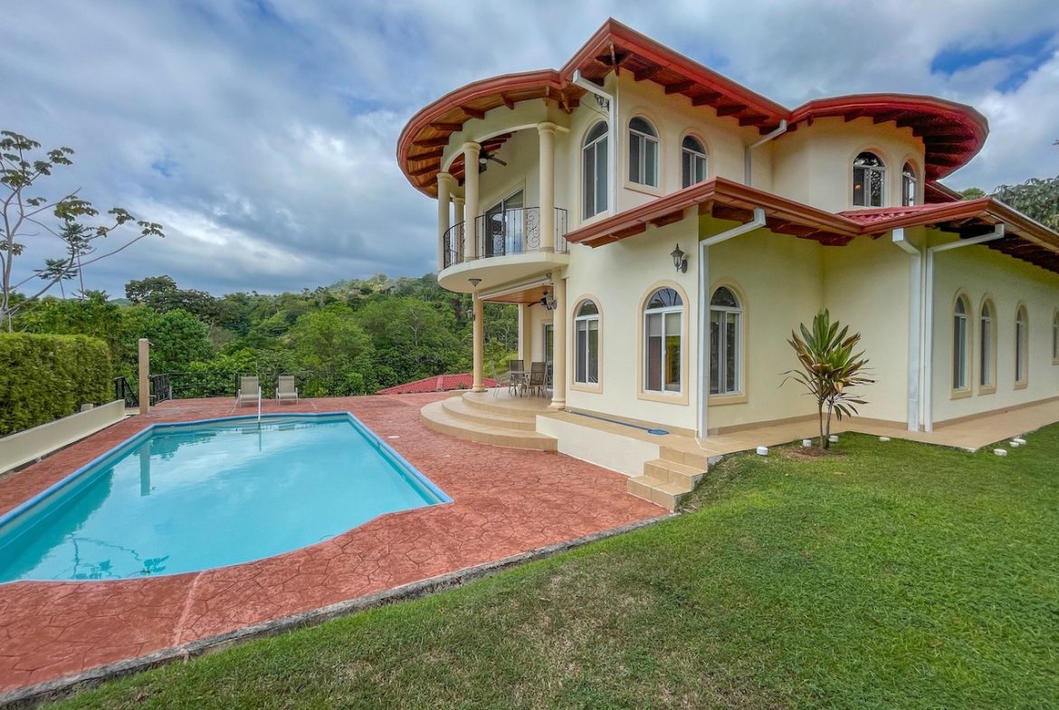 SOLID CONSTRUCTION HOME WITH BEAUFITUL JUNGLE VIEWS IN OJOCHAL – 0.36 ACRES, Uvita, Costa Rica — photo 4
