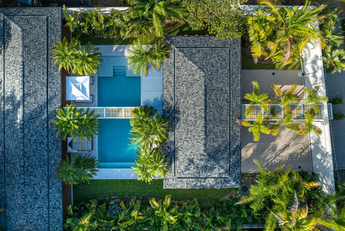 CASA OHANA LUXURY VILLA- WALKING DISTANCE TO THE BEACH- 0.22 ACRES