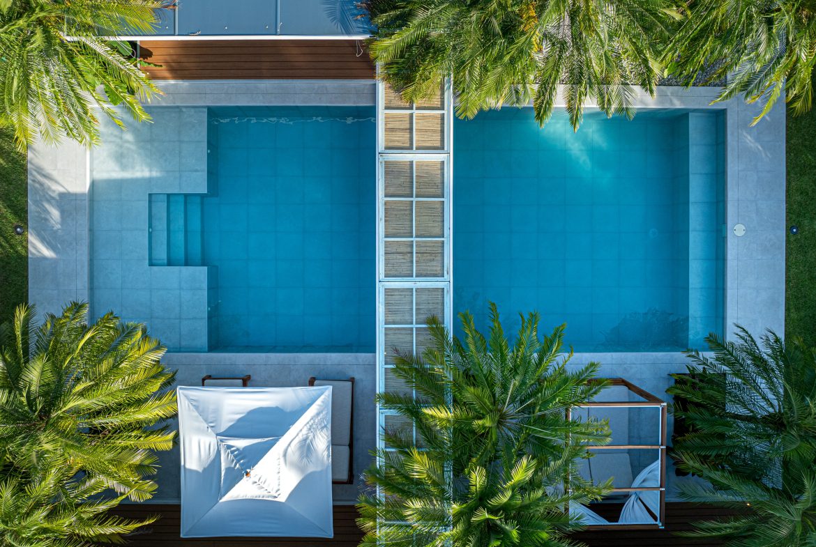 CASA OHANA LUXURY VILLA- WALKING DISTANCE TO THE BEACH- 0.22 ACRES