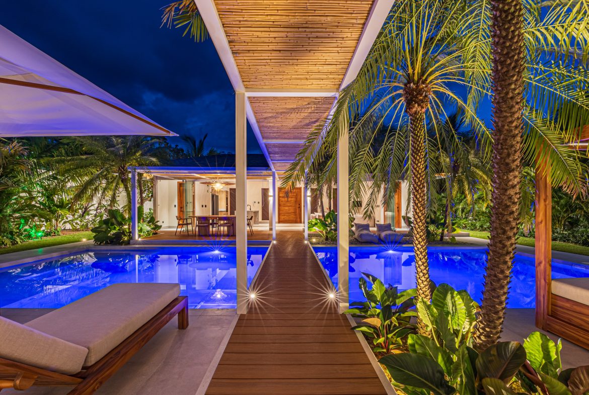CASA OHANA LUXURY VILLA- WALKING DISTANCE TO THE BEACH- 0.22 ACRES, Uvita, Costa Rica — photo 4